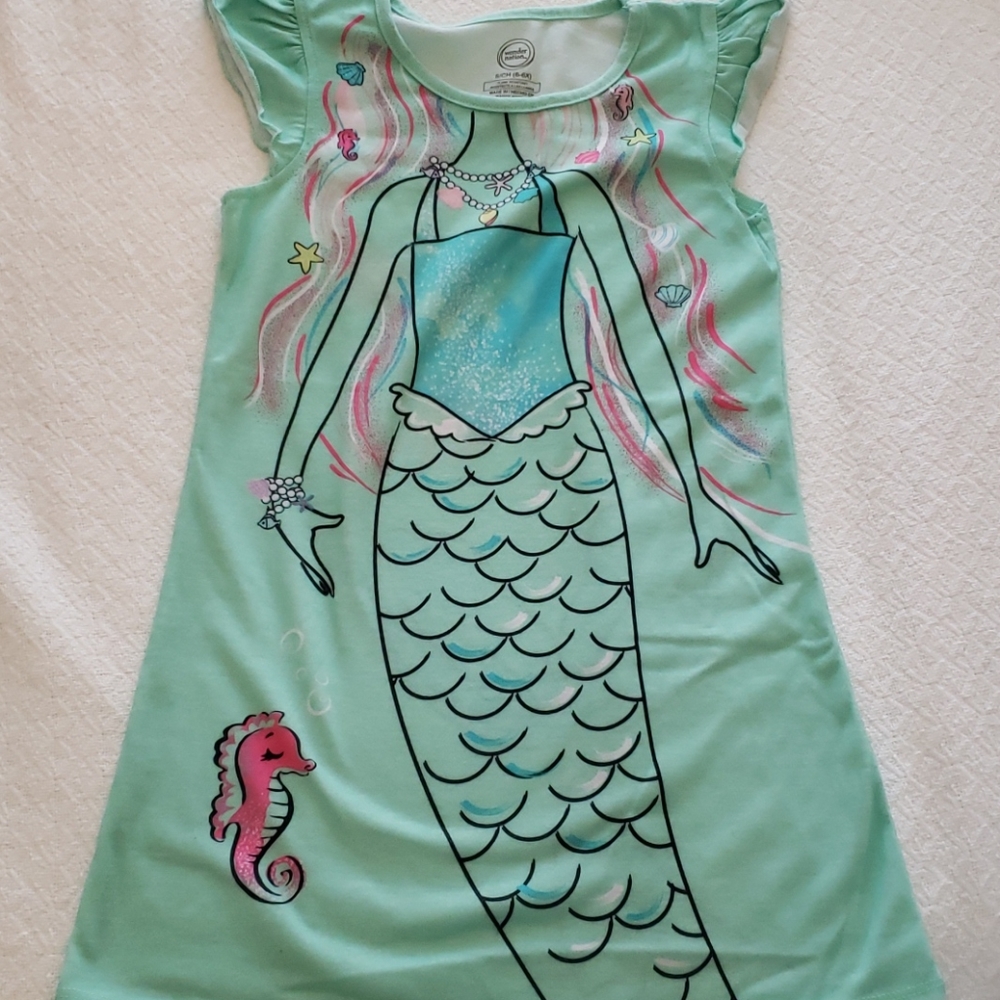 Girls sleepwear